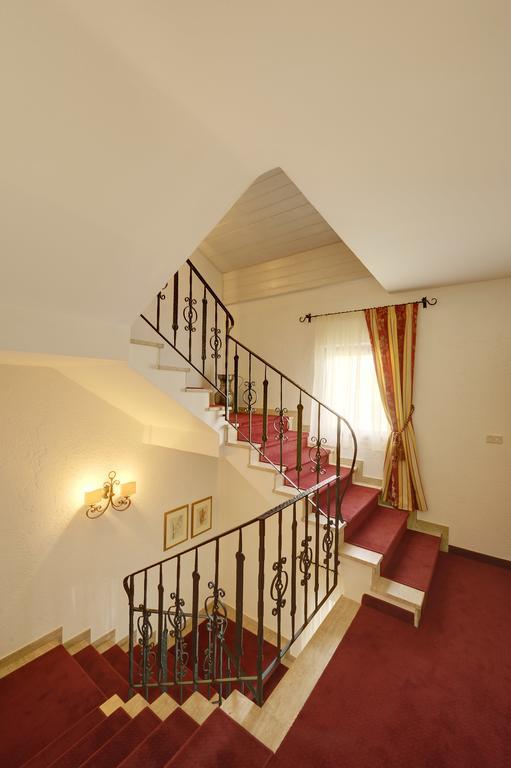 Hotel Garni Hubertus Tirolo Esterno foto
